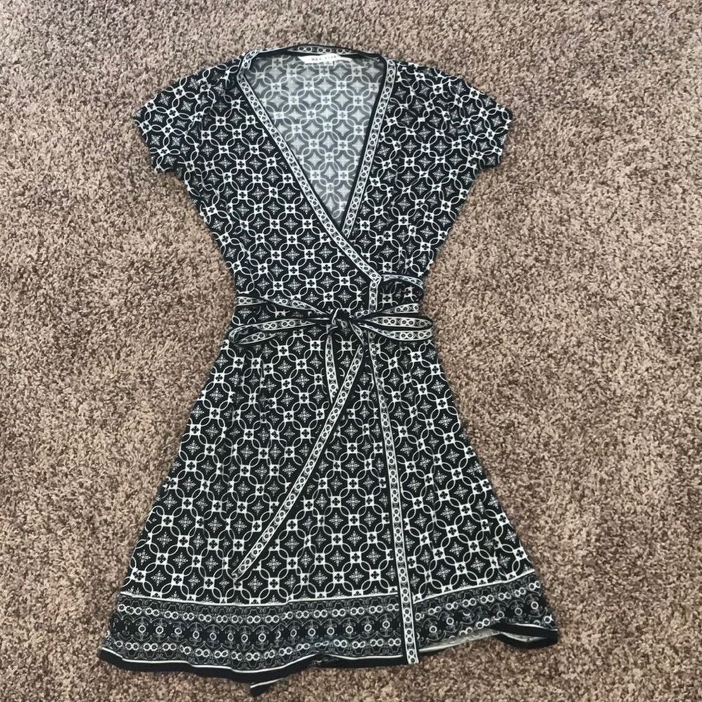 Max Studio wrap dress size small